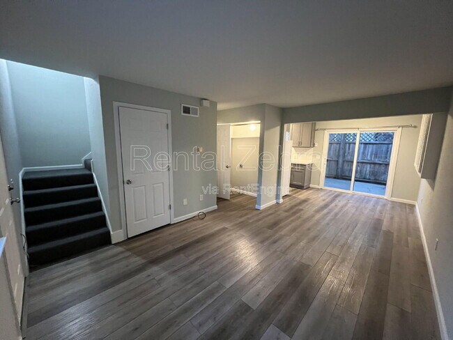 Building Photo - 141 Agua Caliente Rd W