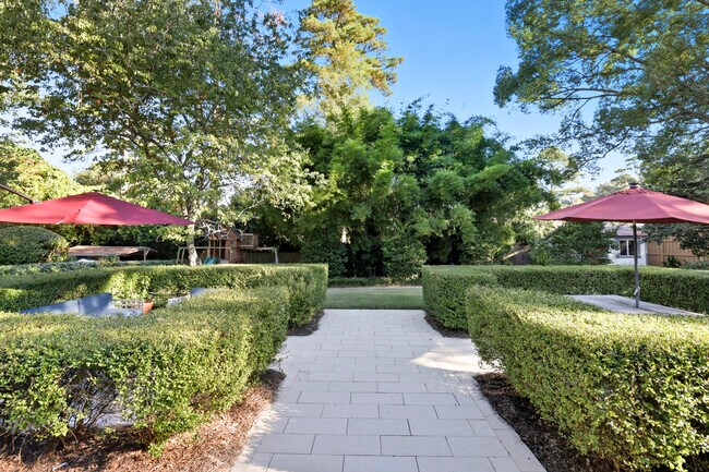 Building Photo - 1312 Dillard St