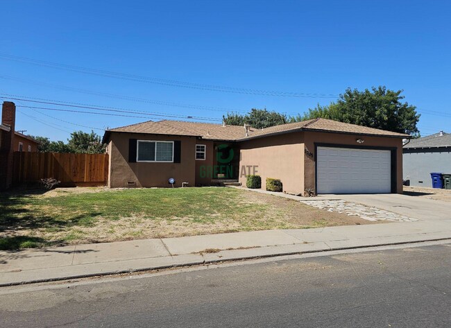 Primary Photo - NOW AVAILABLE! 3 Bedroom, 1 Bathroom Home ...