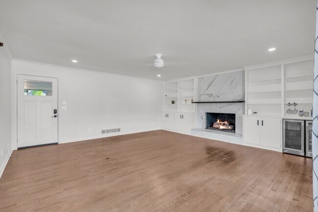 Building Photo - Elegant 4BR Home with Luxury Finishes and Premier Amenities in Marietta