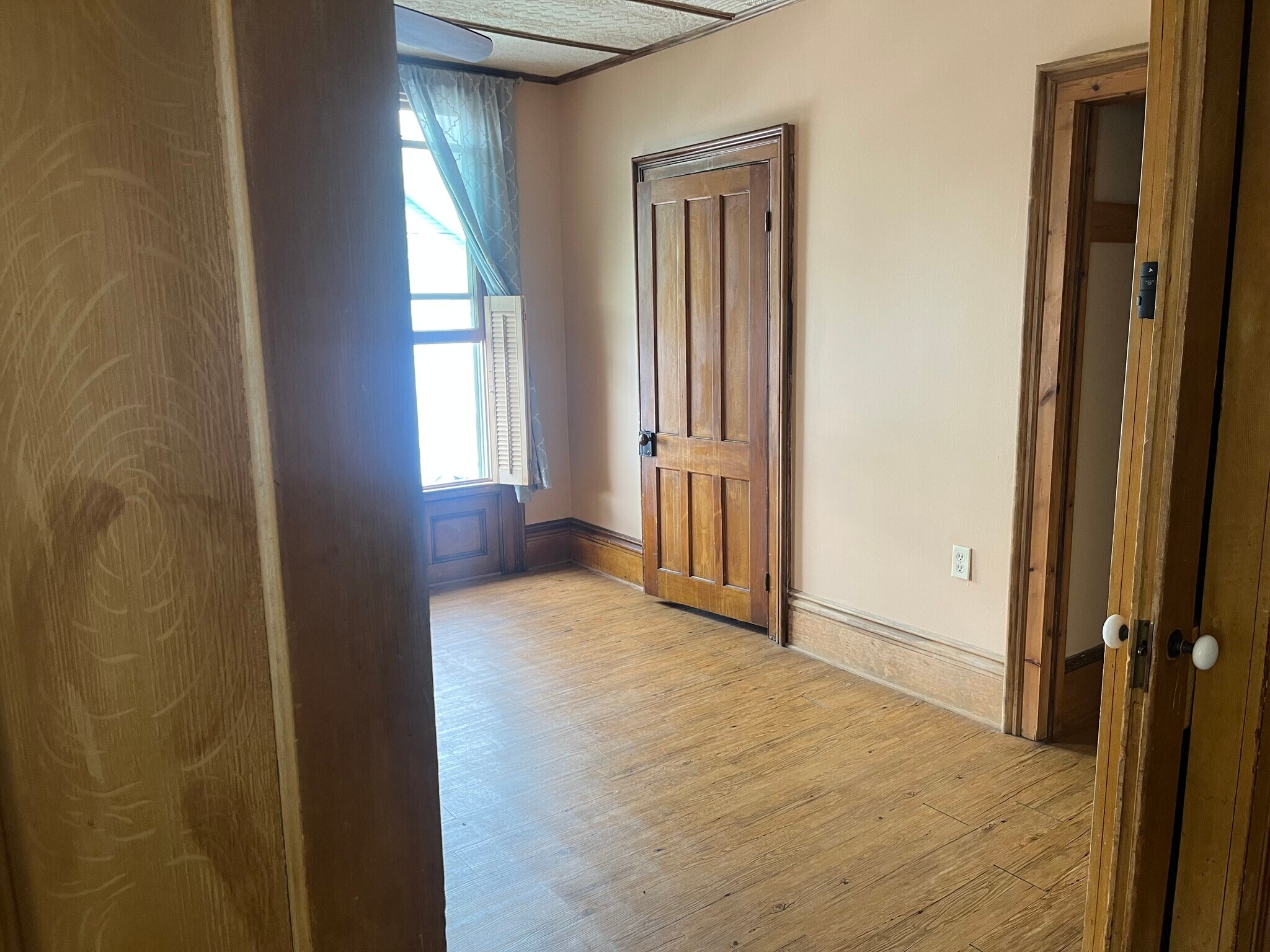 Building Photo - 180 Paine St