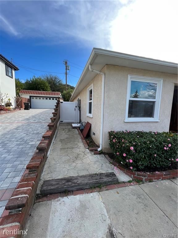 Building Photo - 3 br, 3 bath House - 8226 Day St