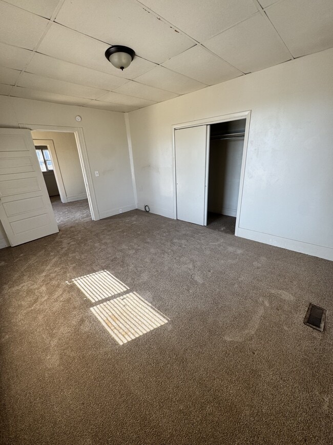 Building Photo - 3900 38th Ave N