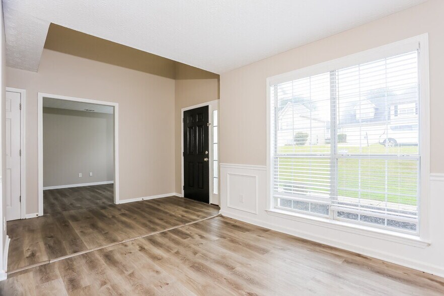 Building Photo - 8079 Clearview Cir