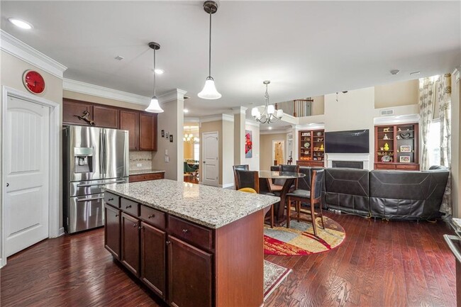 Building Photo - 5230 Edgebrook Dr