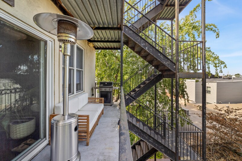 Building Photo - 180 19th St