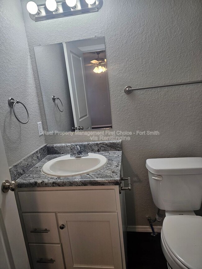 Building Photo - 2124 Ingalls Ln