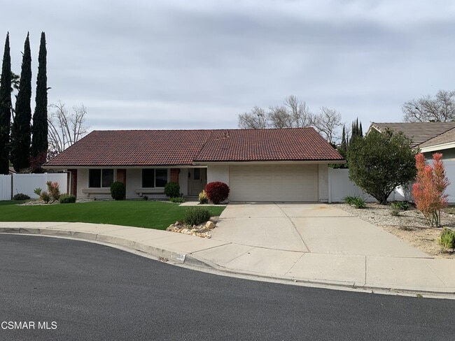 Building Photo - 2737 E Sierra Dr