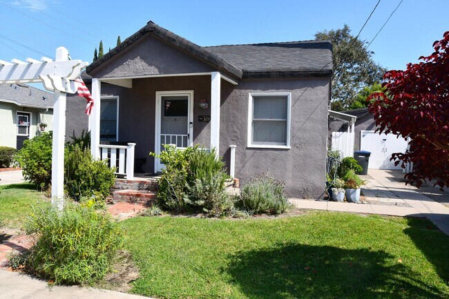 Building Photo - 629 W Culver Ave