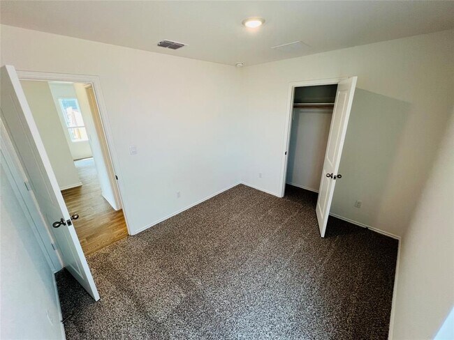 Building Photo - 306 Constanza Trl