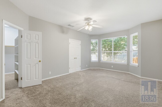 Building Photo - 4011 Travis Country Cir