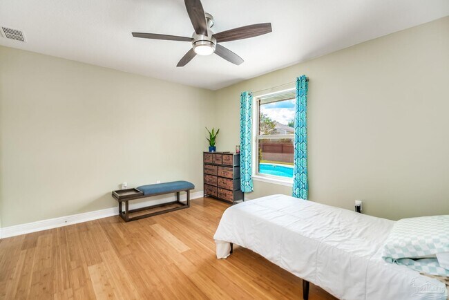 Building Photo - 5202 English Oak Dr