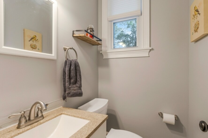 Building Photo - 1015 Buxton Rd