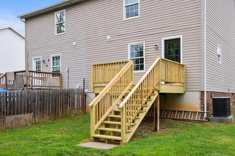 Building Photo - 137 Suter St