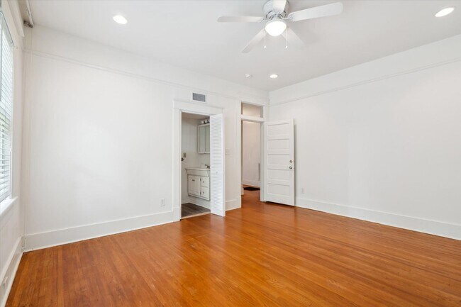 Building Photo - HISTORIC COTTAGE IN THE HEART OF MIDTOWN