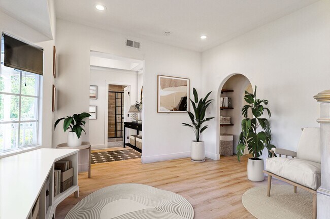 Building Photo - Chic Fully Renovated Luxury Home in the Burbank Hills!