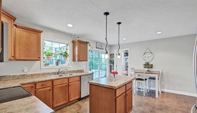 Building Photo - **For Keys in Hand ASAP - Inquire Within for Details**