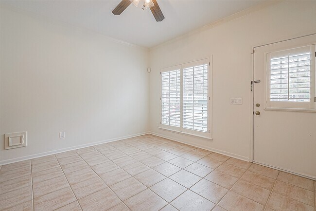 Building Photo - 2930 Grants Lake Blvd