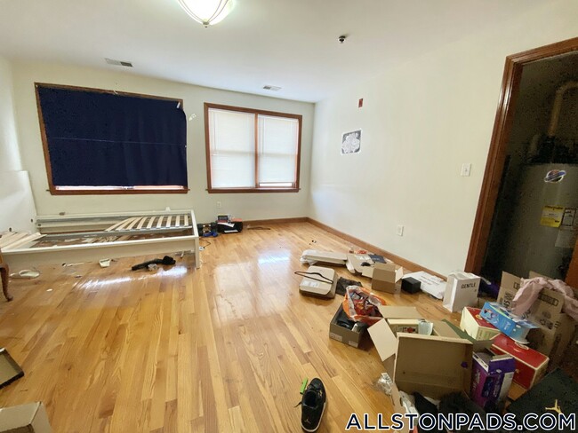 Building Photo - 102 Allston St