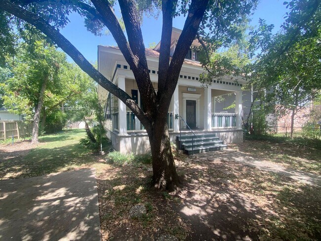 Building Photo - Charming 2/1 in Hyde Park- 4518 Depew!