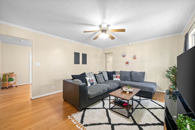 Building Photo - 239 Golden Pond Ave