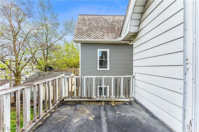 Building Photo - 1643 Wyandotte Ave