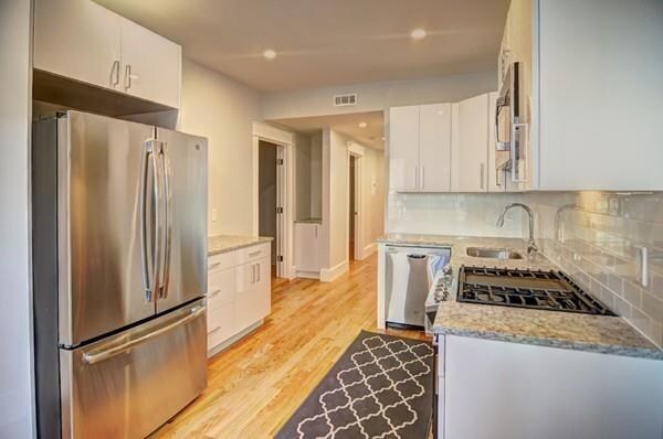 Building Photo - 326 Chelsea St