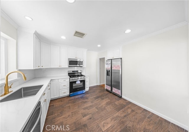 Building Photo - 2074 Summit Ave