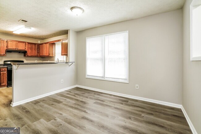 Building Photo - 2318 Wellington Cir