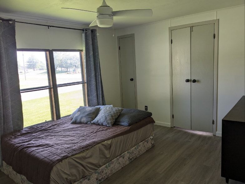 Building Photo - 101 W Skyway Dr