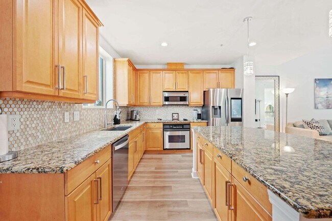 Building Photo - 2001 Coral Heights Blvd