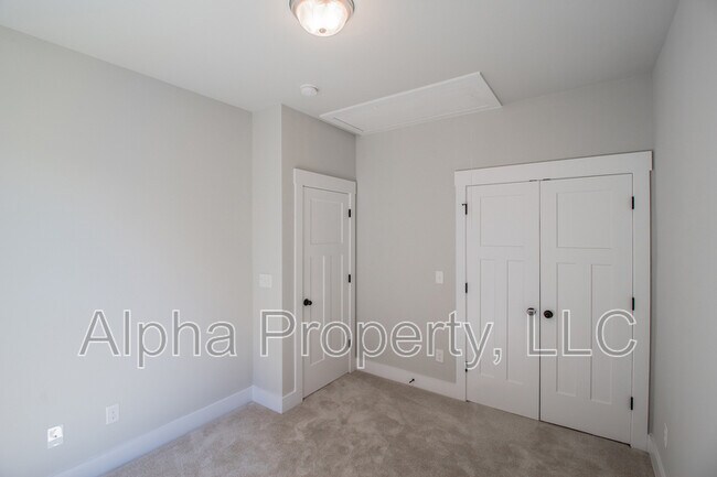 Building Photo - 316 Runion Lake Ct