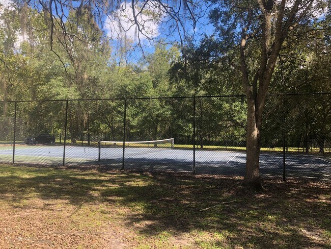 Building Photo - Great location, 2/2 close to UF , Shopping & Dining