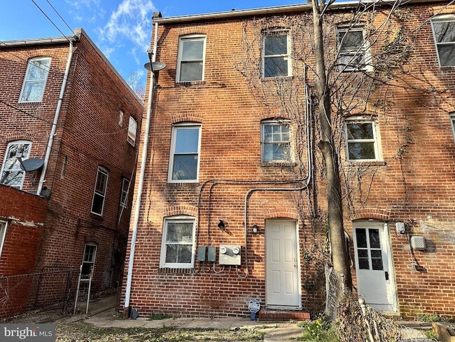 Building Photo - 4227 Euclid Ave