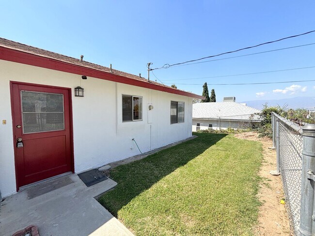 Building Photo - San Juan - 11185-11189