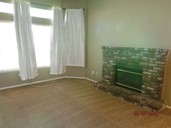 Building Photo - Cute single story home on cul-de-sac stree...