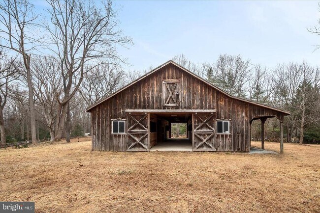 Building Photo - 9036 Jeffery Rd