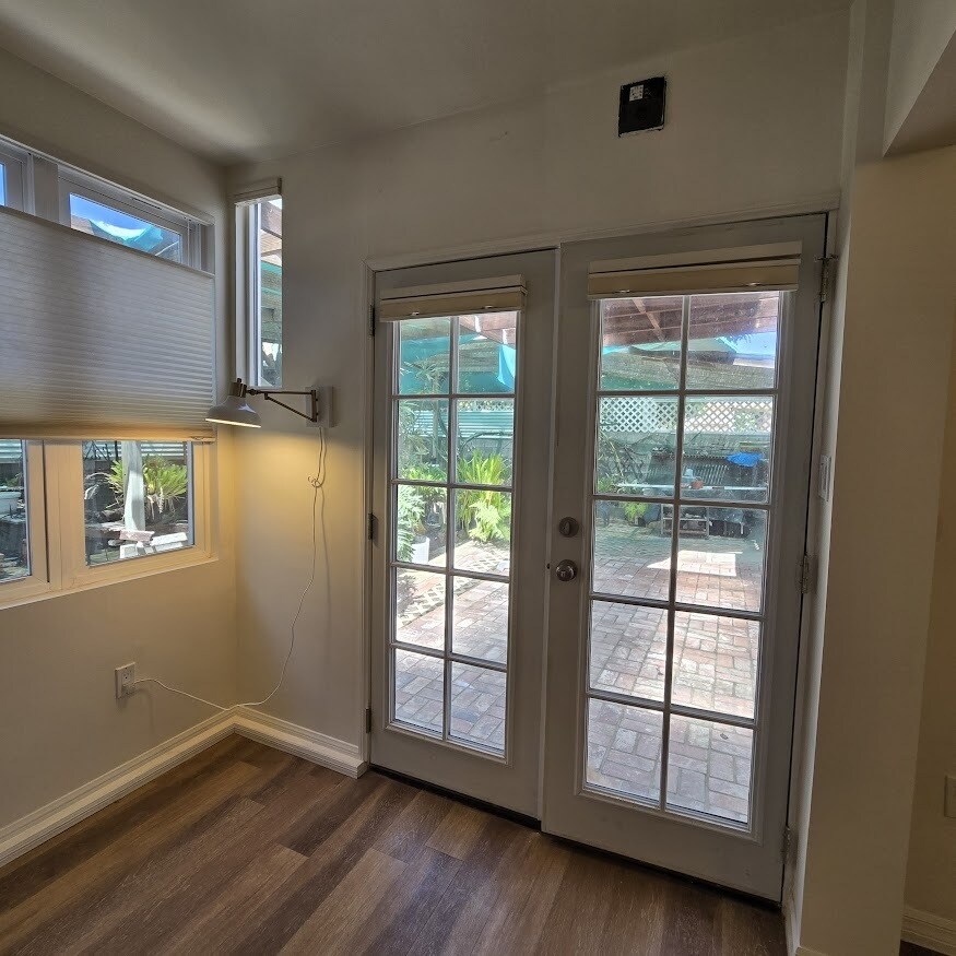 Building Photo - 3555 Colonial Ave