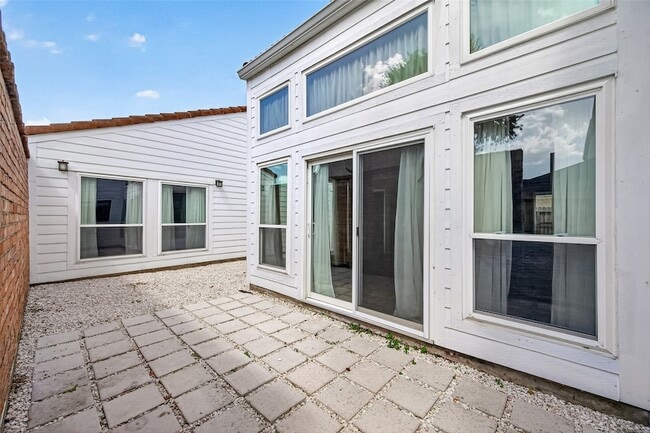 Building Photo - 6138 Gallant Forest Dr