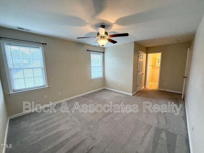 Building Photo - 404 Springside Dr