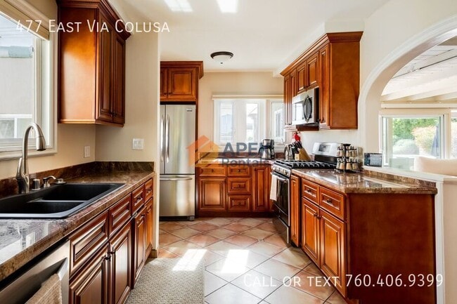 Building Photo - 477 E Vía Colusa