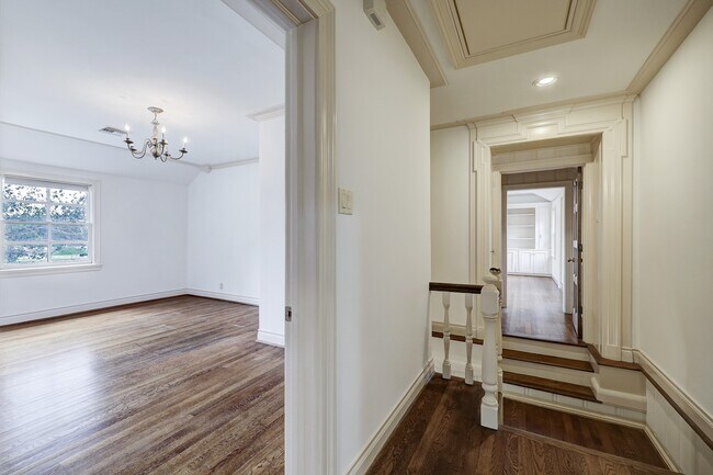 Building Photo - 3020 San Felipe St