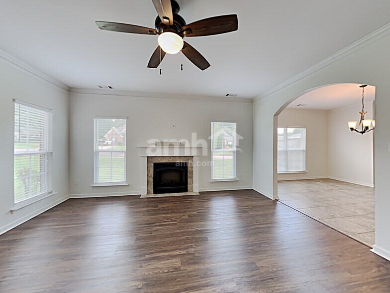 Building Photo - 6795 Jessie Hoyt Dr