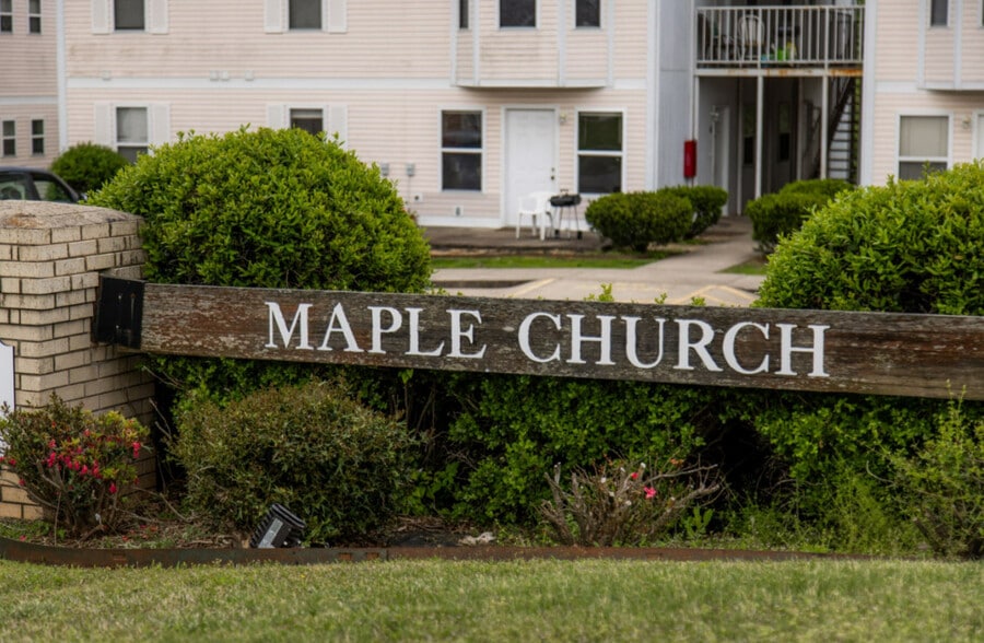Building Photo - Maple Church Senior