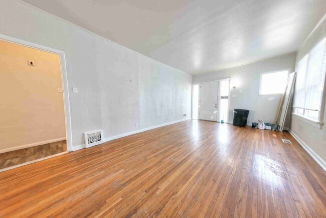 Building Photo - Available Aug 7th - Very nice single family home with refinished hardwood and a very large open l...