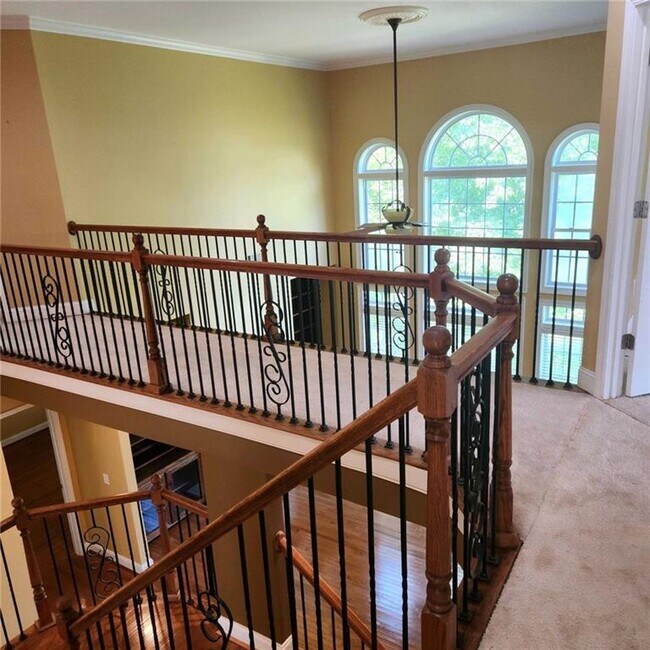 Building Photo - 635 Syreeta Ln