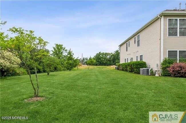 Building Photo - 115 Chariot Ct