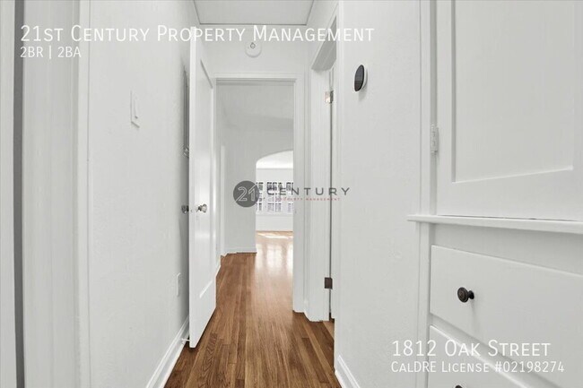 Building Photo - 1812 Oak St