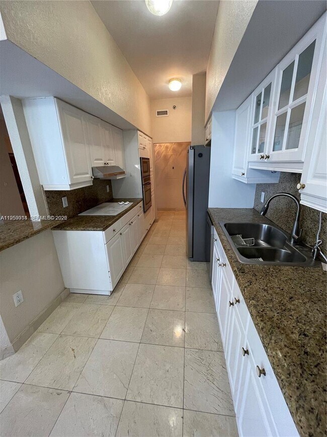 Building Photo - 8925 Collins Ave