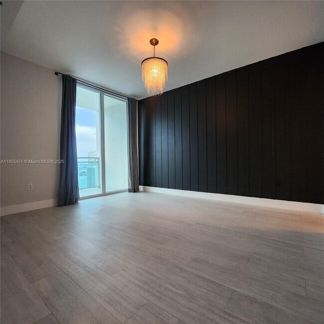 Building Photo - 950 Brickell Bay Dr